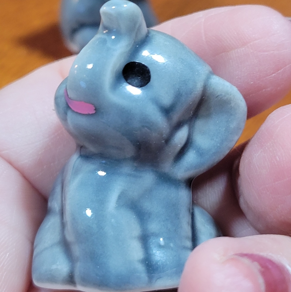 Nice set of nick nacks baby elephants